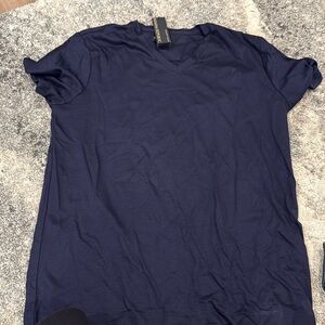 Navy men’s super soft banana republic v-neck size medium never worn